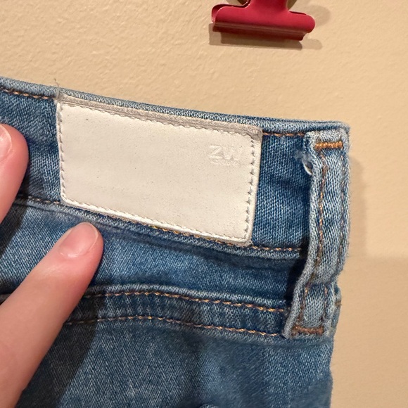 Zara Skinny Distressed Jeans size 6. Pre-loved. Excellent condition. - Picture 4 of 4